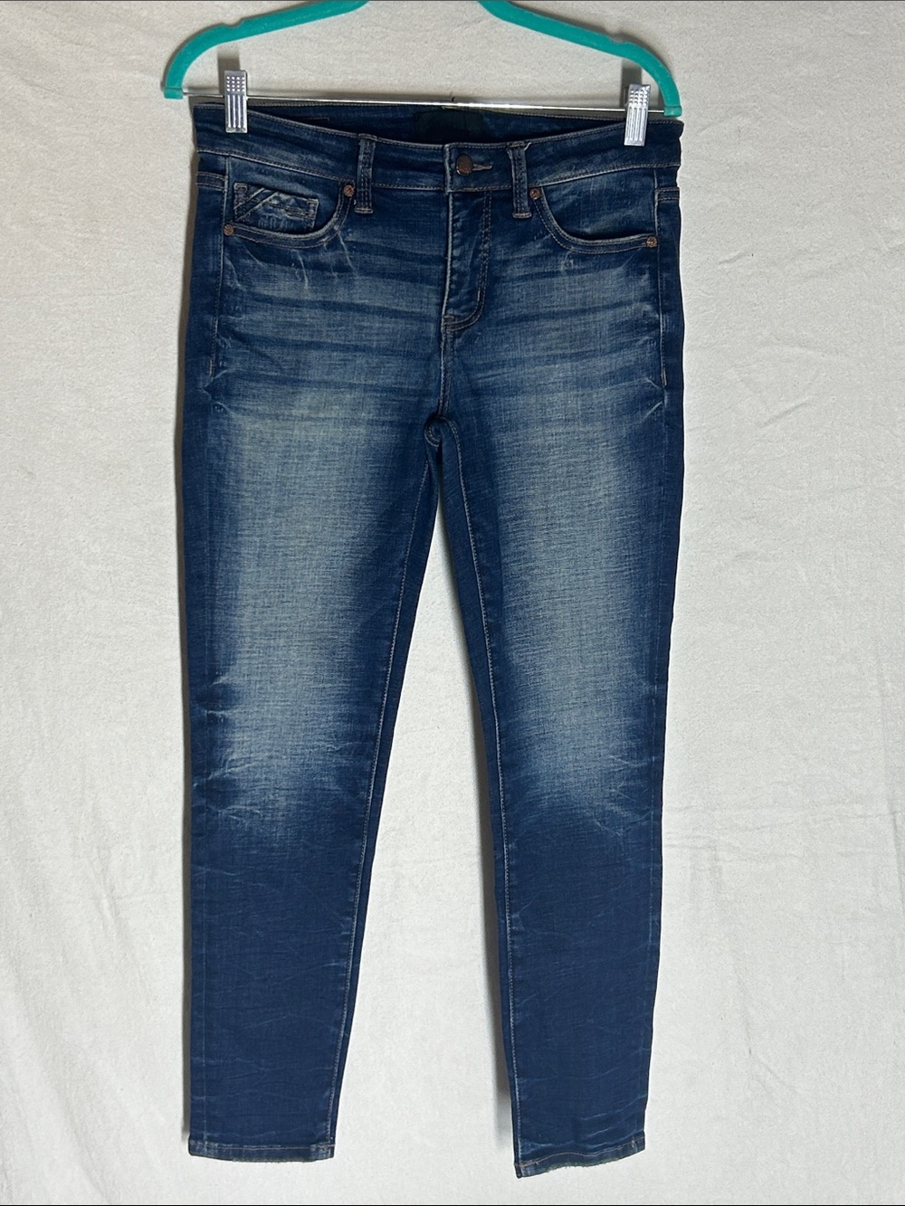 Buckle Women's Medium-Dark Blue Skinny Jeans